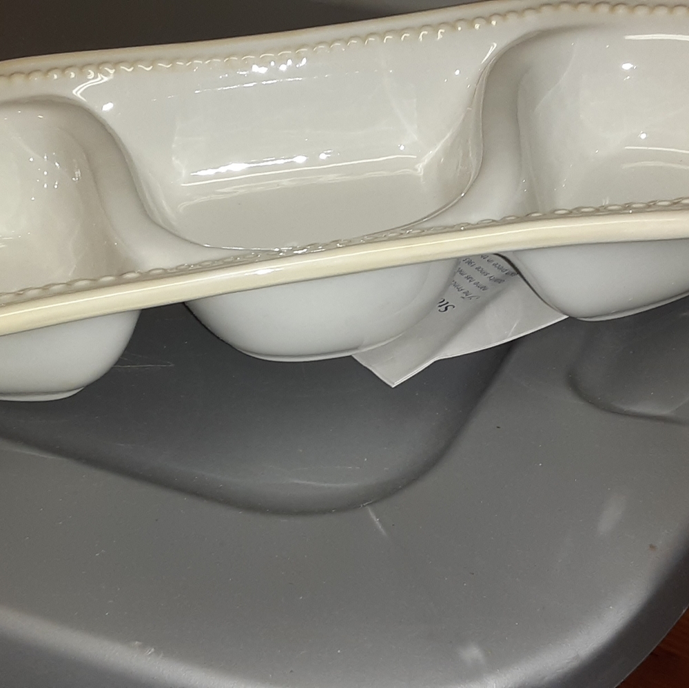 Divided serving dish NWOT - Picture 3 of 3